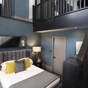 Suite Signature